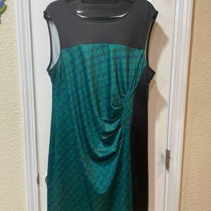 Chic Black and Green Midi Dress